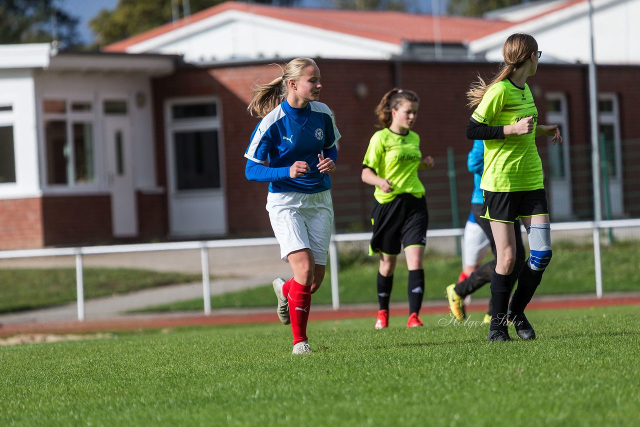 Bild 58 - B-Juniorinnen TSV Schoenberg - Holstein Kiel : Ergebnis: 0:23